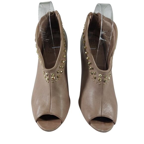 VINCE CAMUTO! FAWN BEIGE/TAN GENUINE LEATHER, GOLD STUDDED ZIPPER HEELS! SZ 8M - Picture 4 of 12